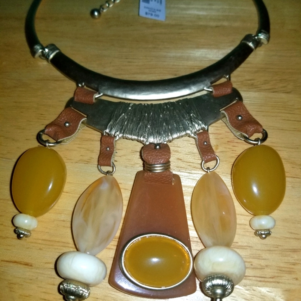 NWT CHICO’S Goldtone Dakota Bib Statement Necklace